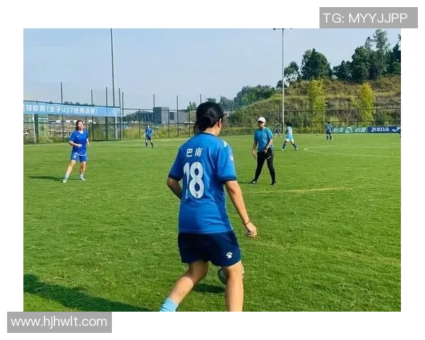 提升足球步频率的训练方法与技巧解析助你成为场上快速移动的球员